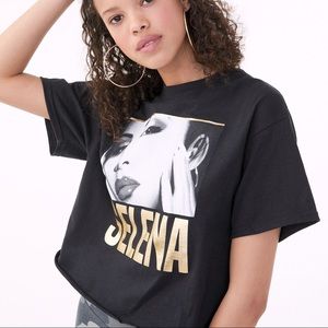 Selena Crop T